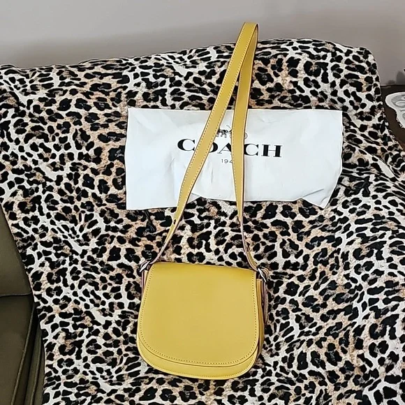 Coach 1941 yellow crossbody - Picture 9 of 9